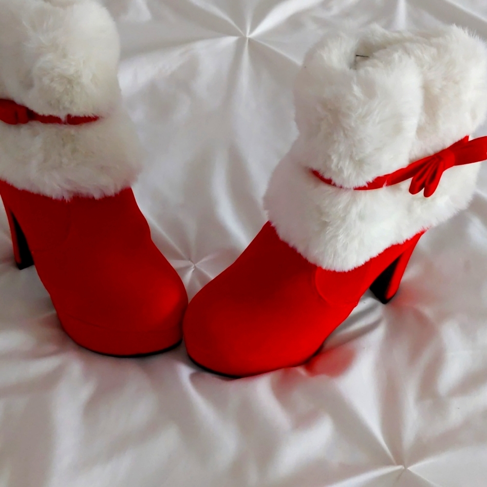 Red Faux-Fur Trim Heeled Boots - Women